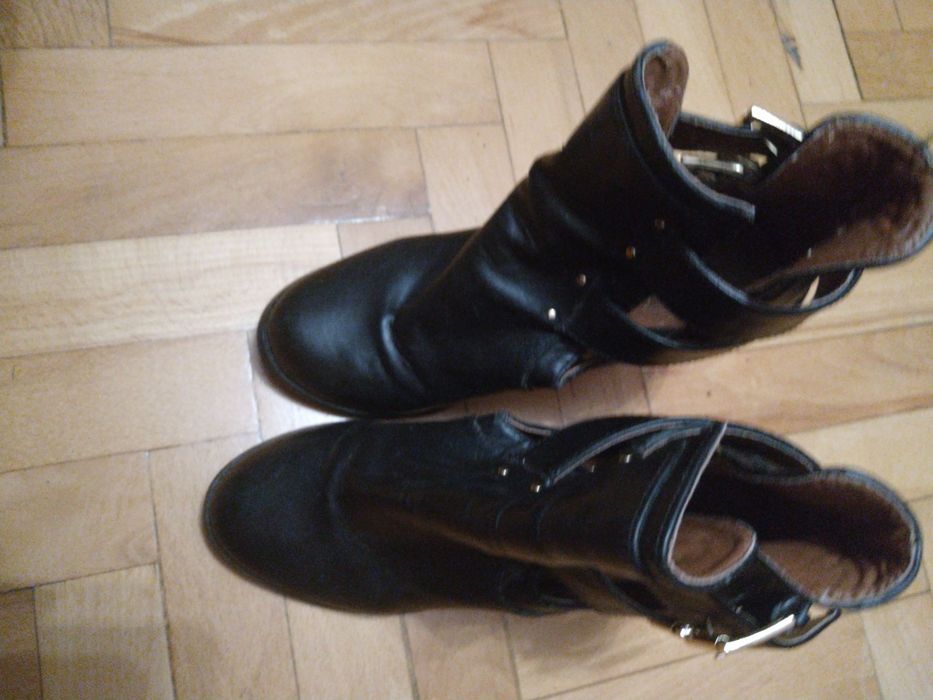 Buty krótkie czarne 37 Atmosphere