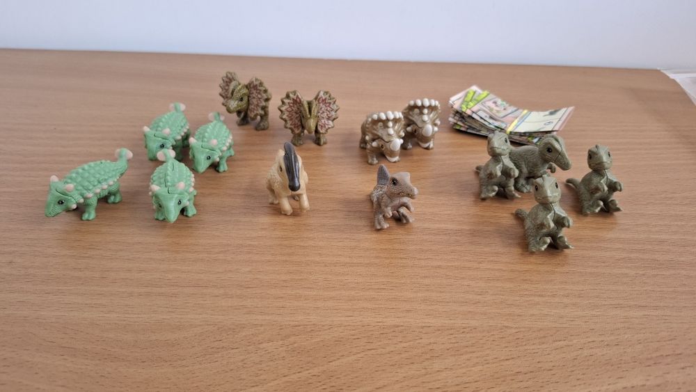 кіндери динозаври natoons kinder