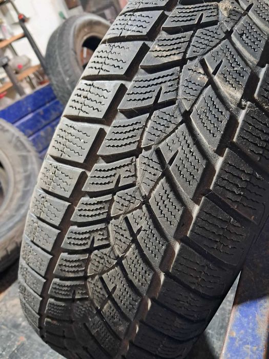 Goodyear UltraGrip Extreme 215  70  R16