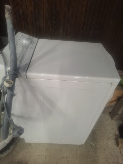 Sprzedam energooszczędną  pralkę TOP Indesit ładowana od gòry Orzesze