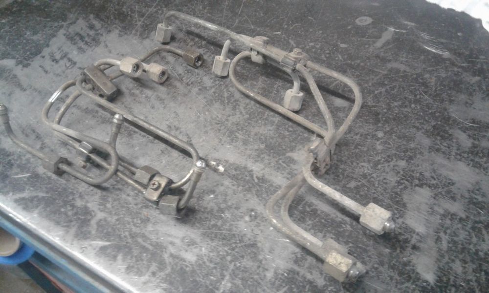 Przewody paliwa do wtrysków wtryskowe Nissan patrol gr 2,8
