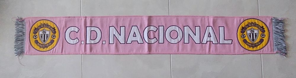 Echarpe Rosa do Nacional da Madeira