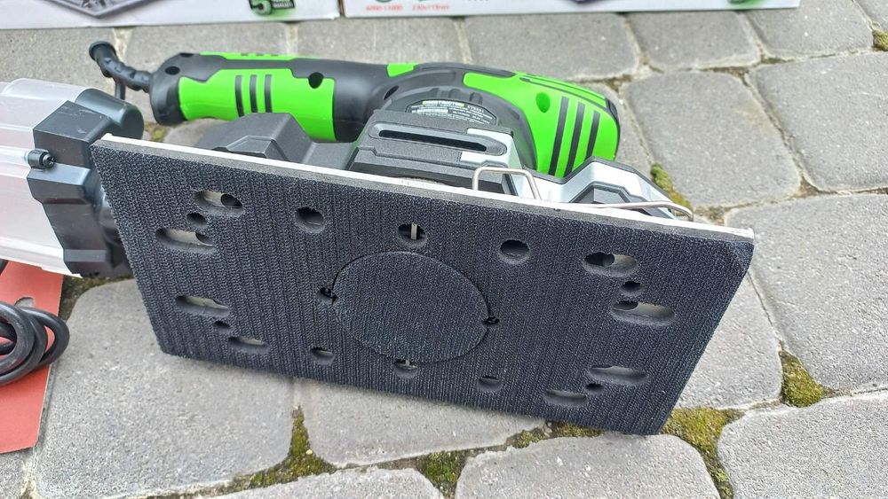Професійна вібраційна шліфмашина Constructor cts331