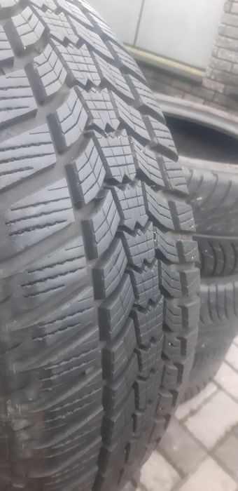 Продам колеса Зимові  205×60×R16