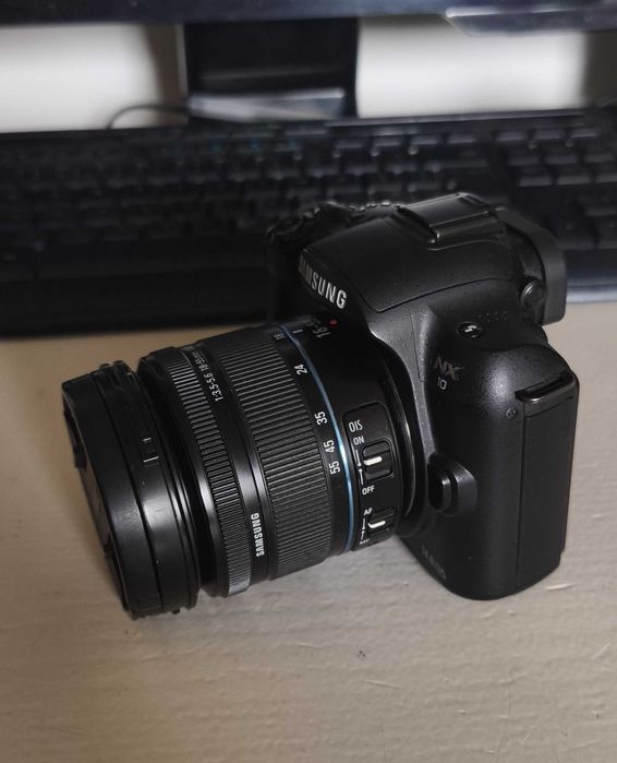 Aparat cyfrowy bezlusterkowy Samsung NX10