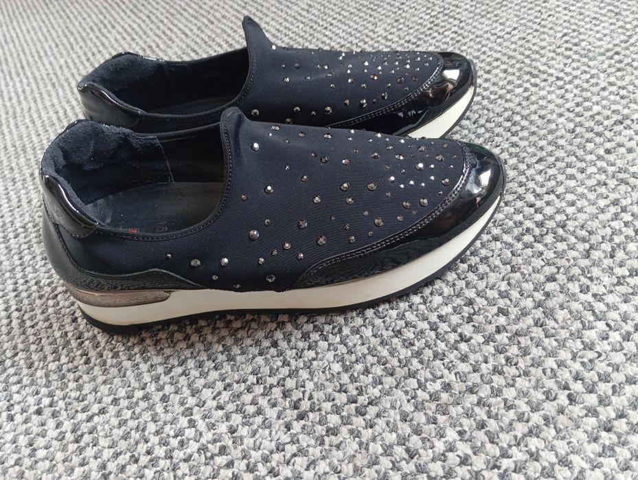 wsuwane półbuty typu slipper austriackiej marki Högl r. 40, 41