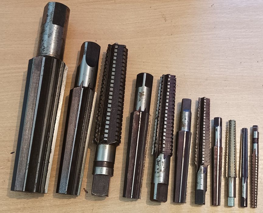 Мітчик плашка лерка М метрична G трубна К конічна UNC UNF UNEF різьба