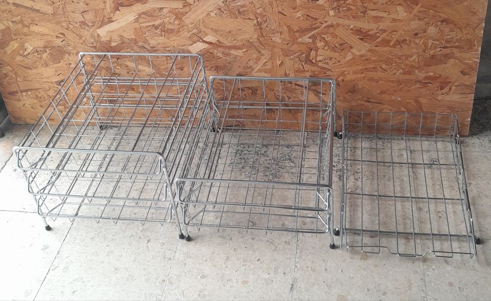 Lote de prateleiras/cestos de arquivo