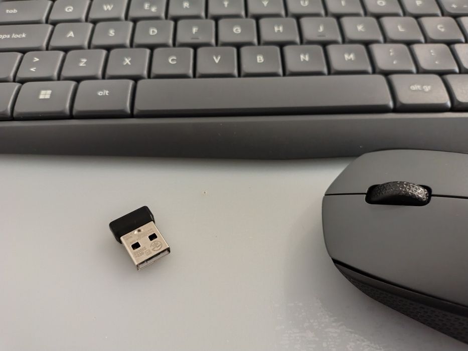 Teclado PT c/ rato sem fio
