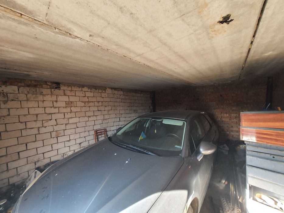 Продам Гараж КООП Схід, з ямою,  вул. Момота,