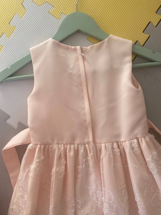 Святкове плаття для дівчинки