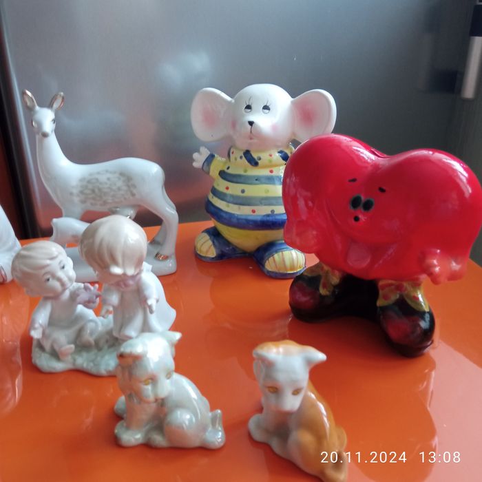 Фигурки, статуэтки, копилки