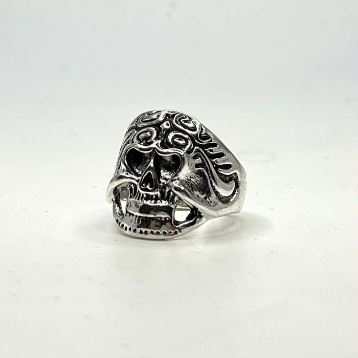 Sygnet pierścionek obrączka ring czaszka biżuteria oczy srebrny wzory