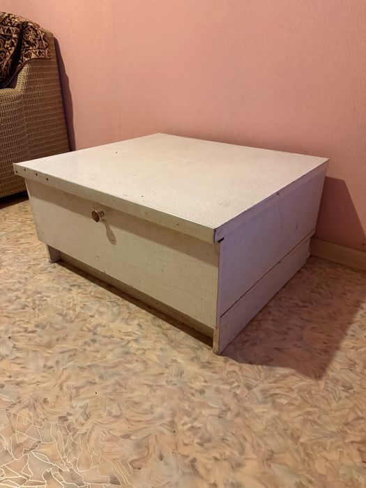 Тумба на кухню в комнату