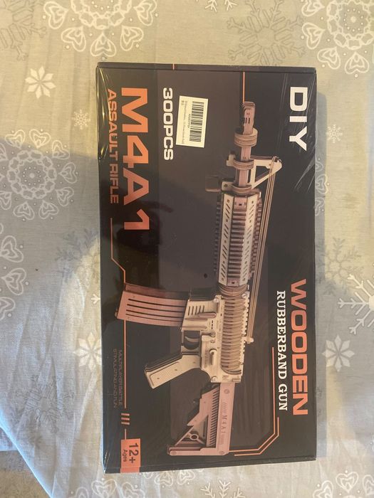 Rifle M4A1 de Madeira com Elásticos (Rubber Band Gun) – Novo