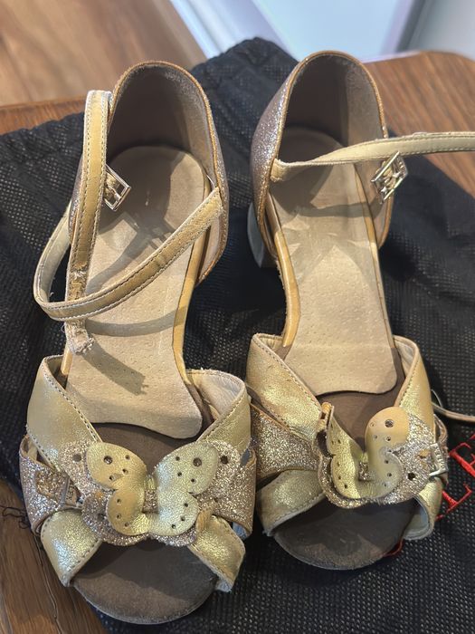 Бальні туфлі