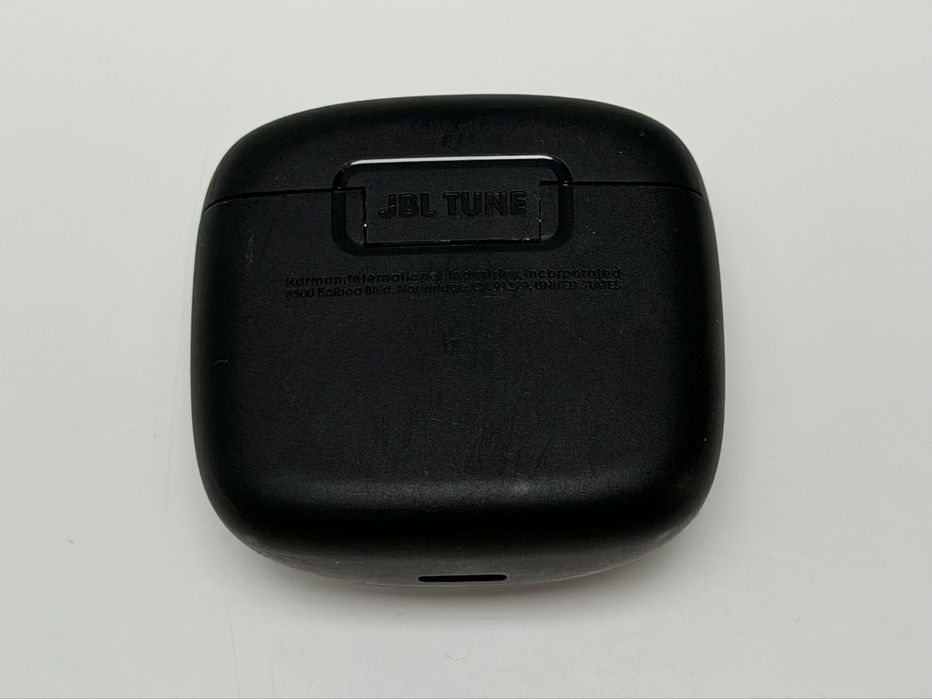 Oryginalne etui ładuajce słuchawki JBL Tune Flex black