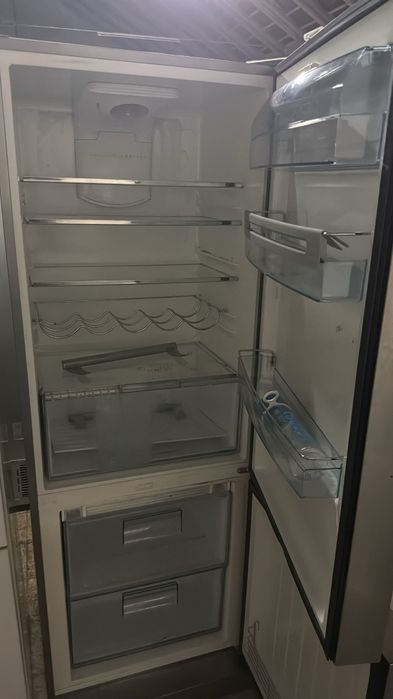 Frigorífico Combinado AEG 
FrPreço 220€