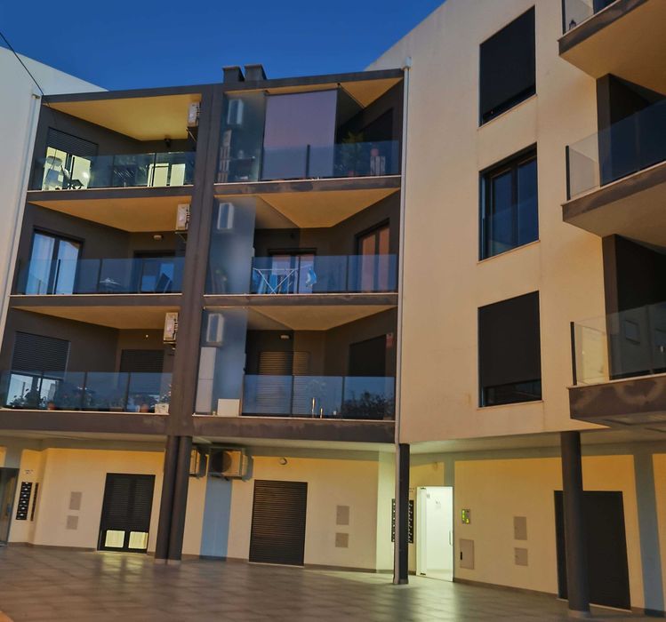 T3 EM TORRES VEDRAS  Último piso com elevador e 2 lugares de garagem