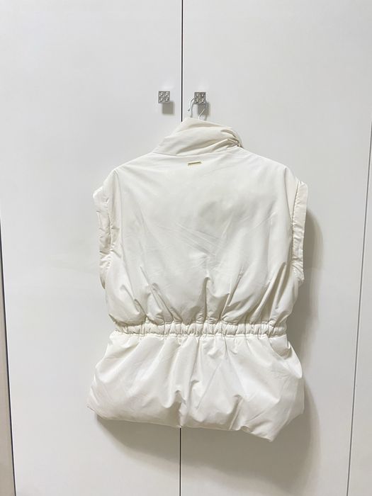 Білий пуховик трансформер