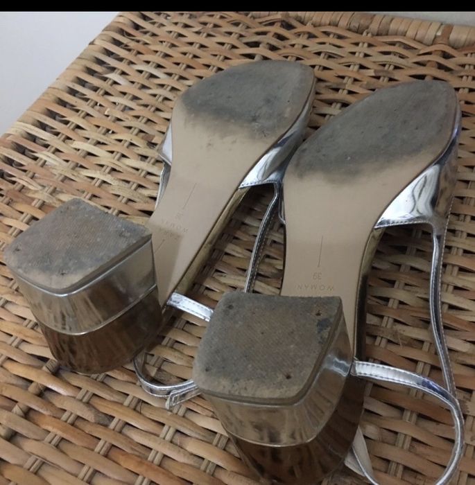 Sandálias da Hera e da Zara- Os 2 pares 8€.