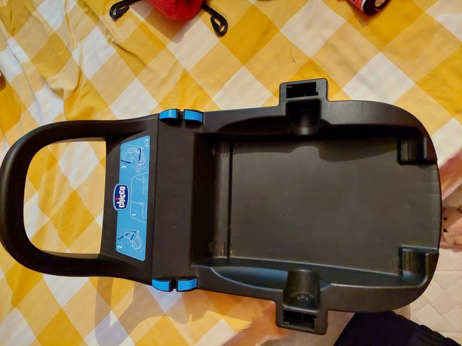 Carrinho ovo e isofix da marca chicco