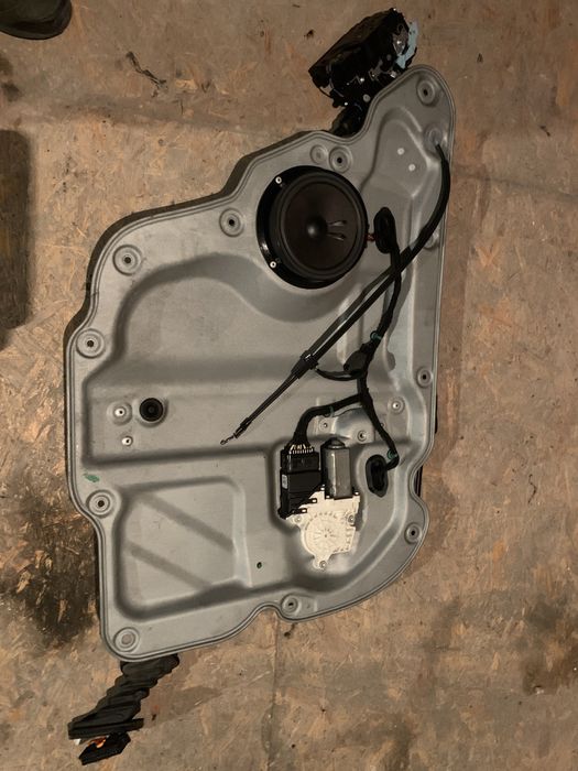 Podnosnik szyb VW TOURAN 1T0