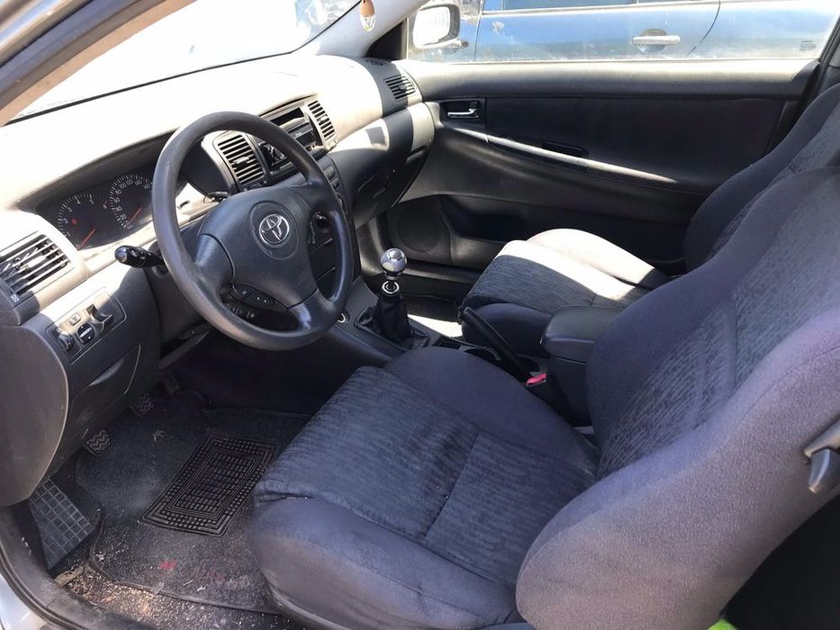 Toyota Corolla E12 2.0 D-4D 3P 2002 - Para Peças