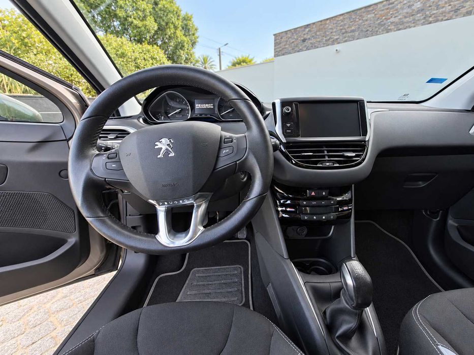 Peugeot 208 1.6 Hdi