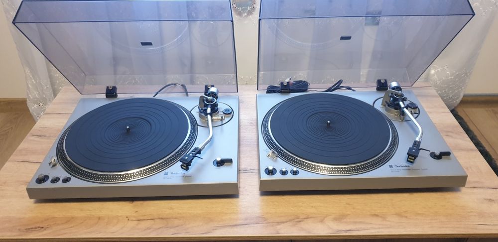 Gramofon Technics SL-1800
