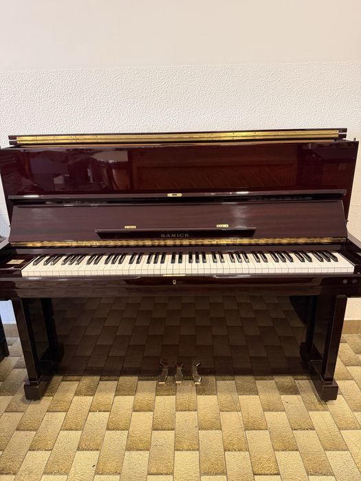 Piano Vercial Samick SU-118