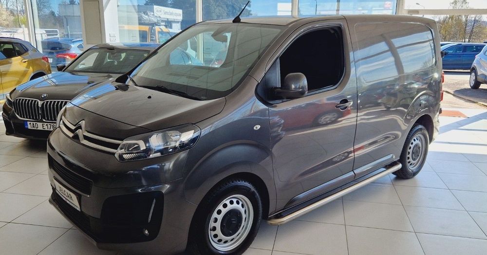 Citroën jumpy  2.0d 122KM L1 FV23% Pierwsza rej. 2018 hak2.5T