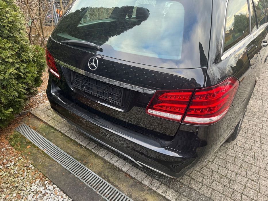 Mercedes E Klasa W212 2,2 CDI LIFT tył kompletny 197