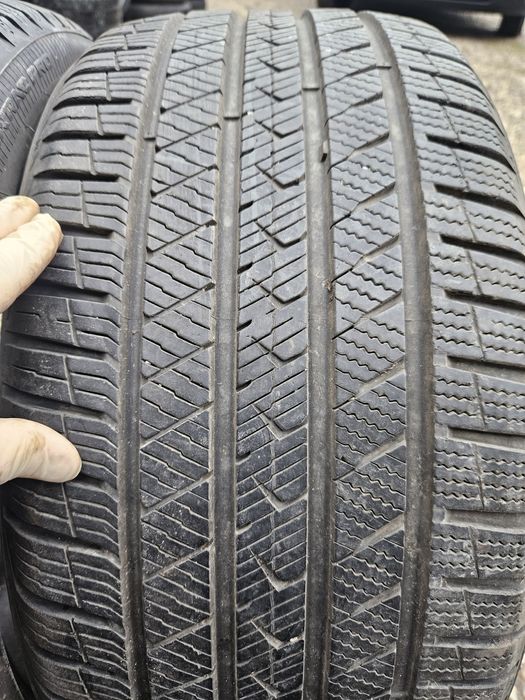 2x 235/35 19 6mm vredestein