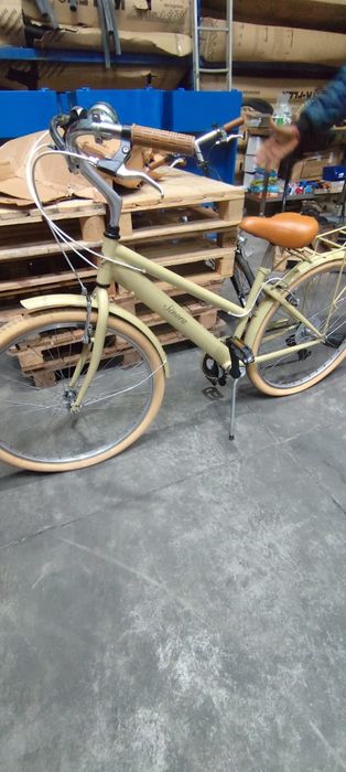 Bicicleta bege bom estado