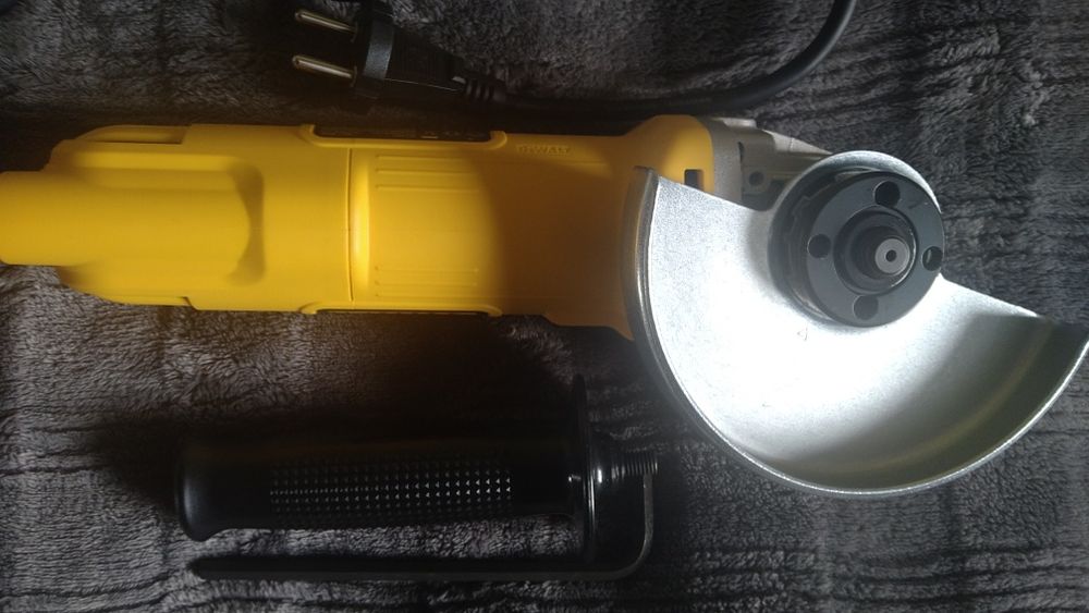 Болгарка Dewalt DWE 4057