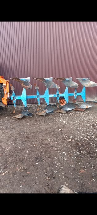 Pług obrotowy 3+1 skibowy