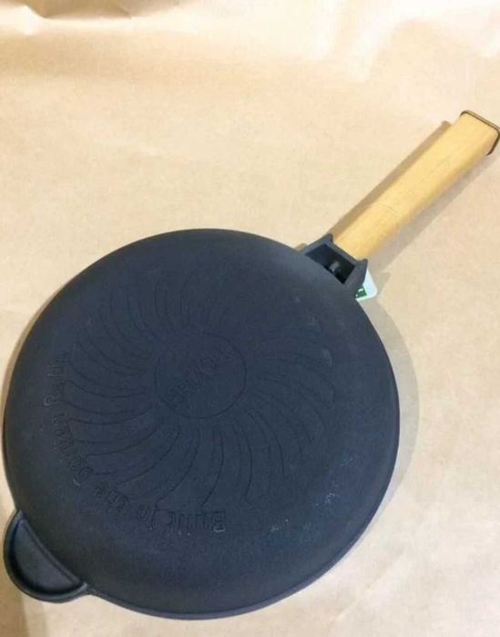 Сковорода чугунная.Гриль 24 см Новая