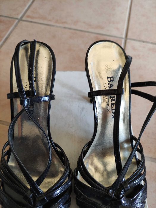 Sandálias, tamanho 35