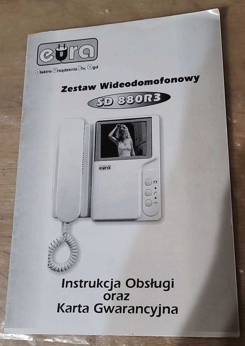 Dwa zestawy wideodomofonowe SD 880R3