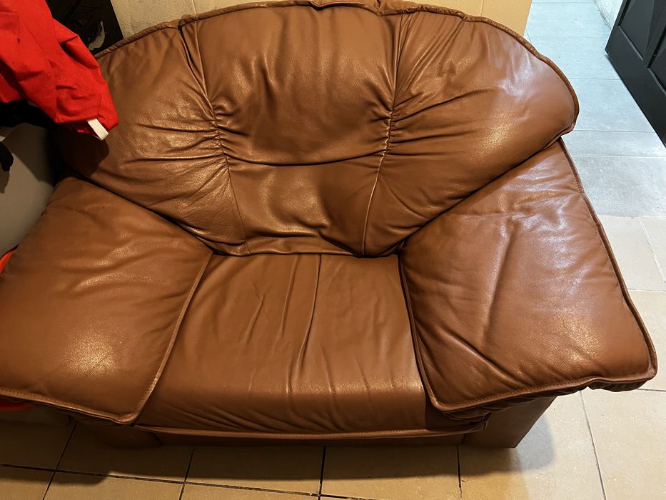 Sofa em pele (2 sofas)