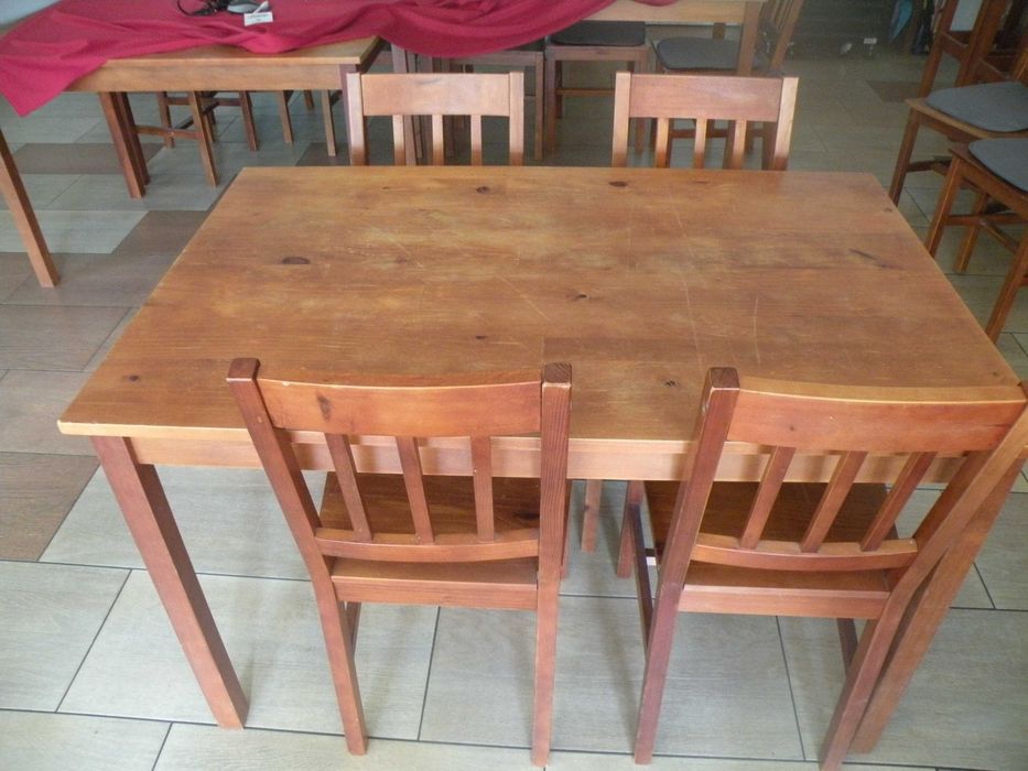 stoly z krzeslami