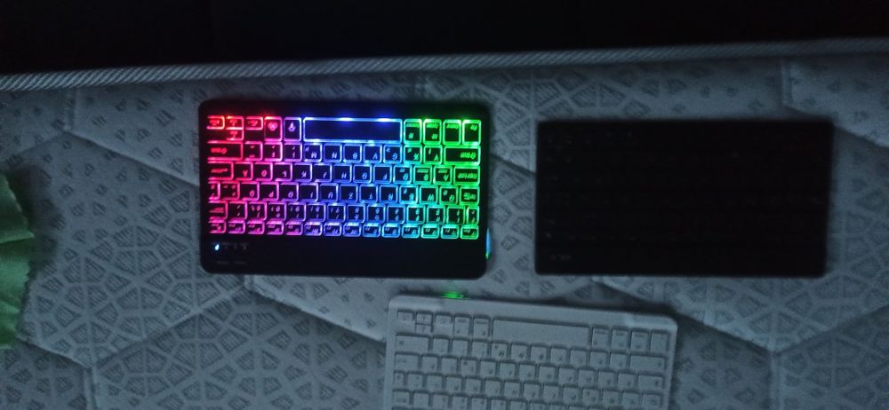 Чохол клавіатура для iPad/планшета