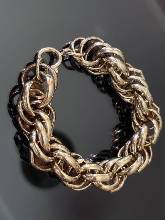 vintage bracelet covered in gold. вінтажний браслет вкритий золотом. винтажный браслет покрыт золотом