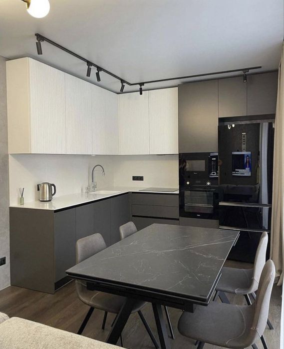 Кухня під індивідуальне замовлення.Віяр