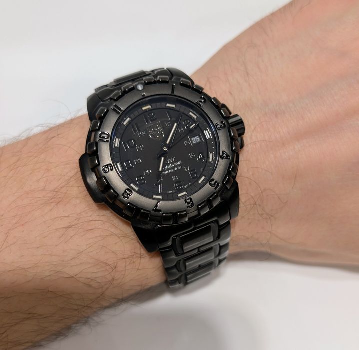 Luminox F-117 Nighthawk (Blackout)