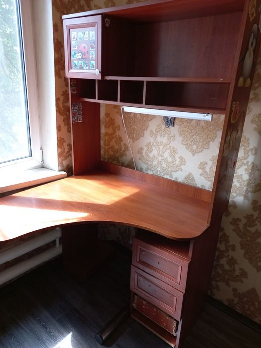 Продам письменный стол