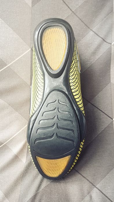 Кроссовки NIKE 42р