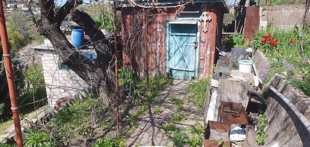 Продам дачный участок( Ближние дачи ( Беседка) Подпорожнянка)