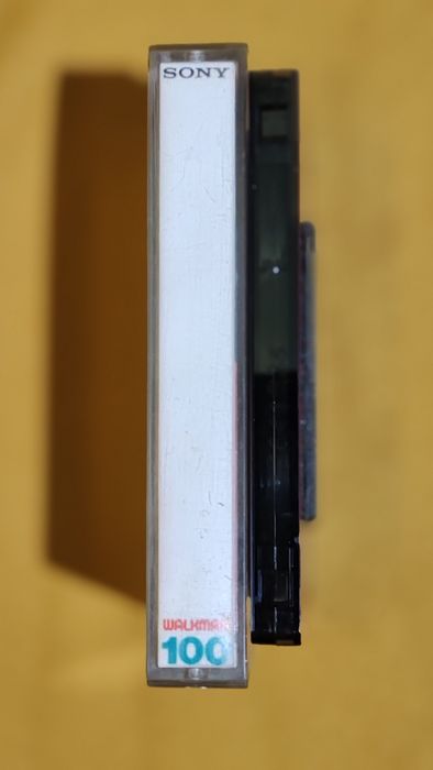 Аудіо касета SONY Walkman 100